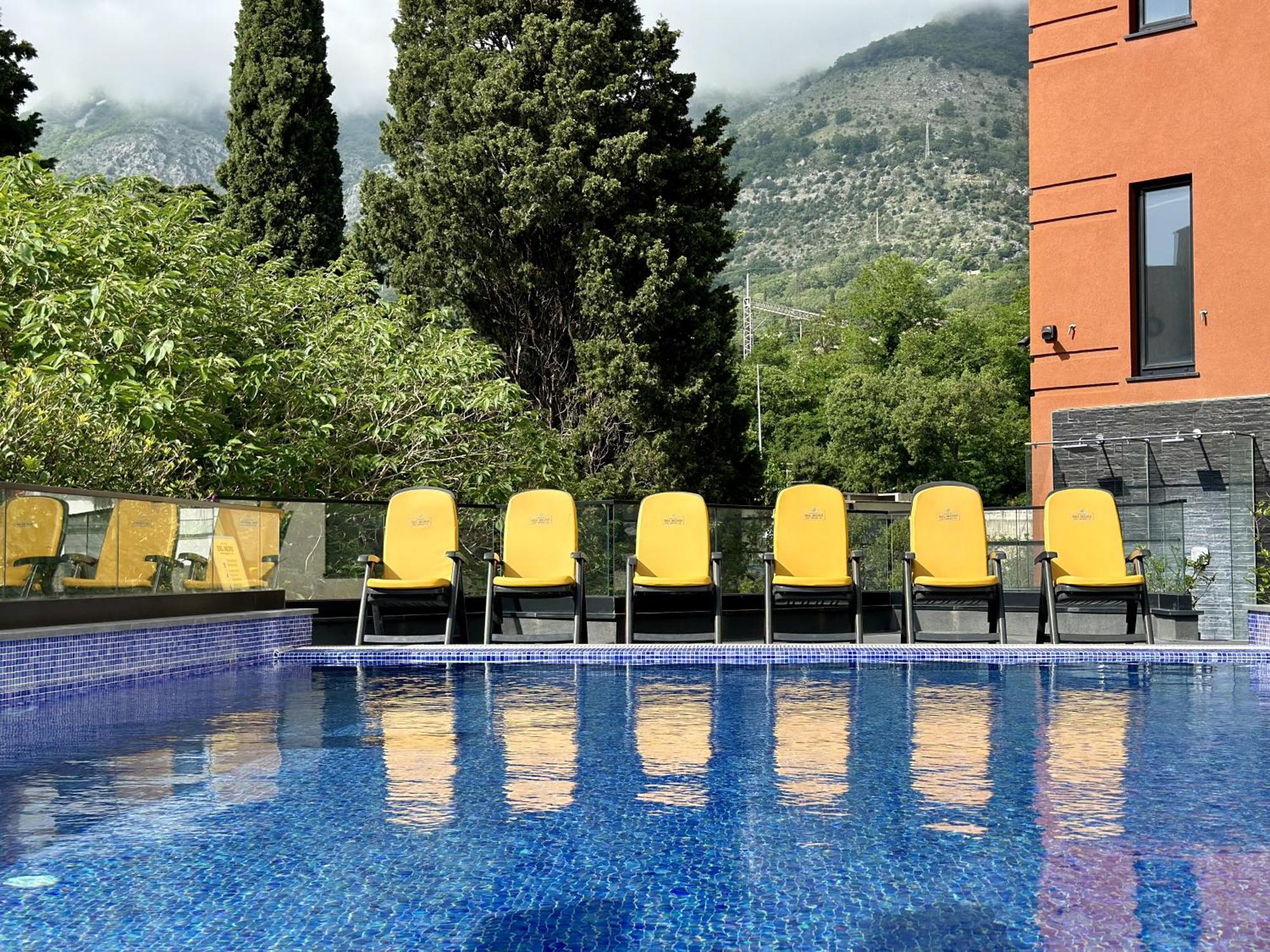 Hotel Del Medio Sutomore Esterno foto